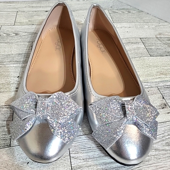 Sugar Size 4 Flats Silver W Silver Glitter Sparkle Bow NWO  Ballet Flats Youth - Picture 1 of 8